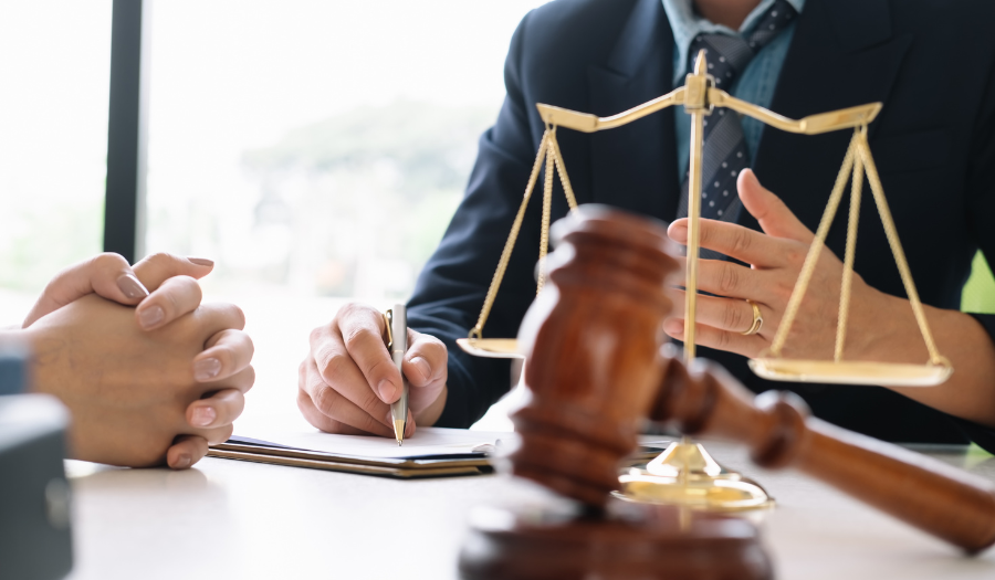 Découvrez les dispositions du décret du 17 janvier 2025 simplifiant les procédures d'exhumation pour les congrégations religieuses et clarifiant l'accès aux informations funéraires.