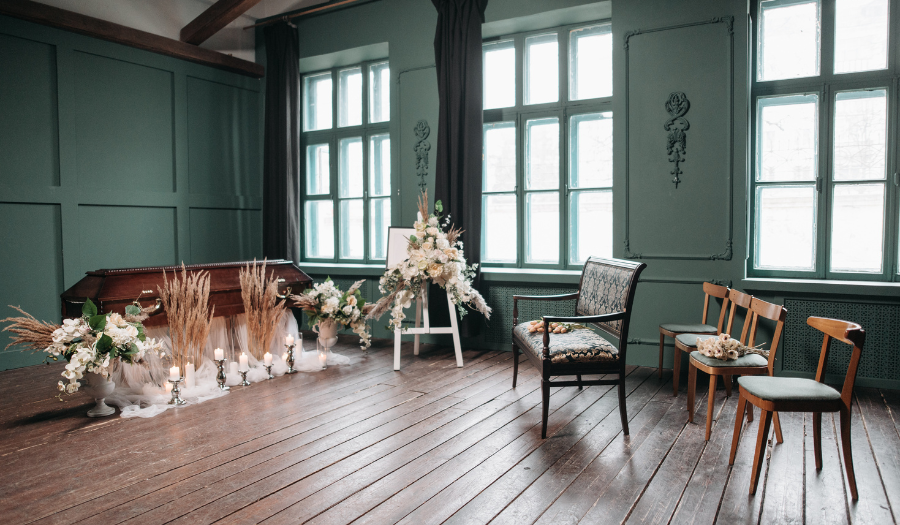 Découvrez les options juridiques à disposition des collectivités pour implanter une chambre funéraire : bail, DSP, régie, BEA ou gestion privée.